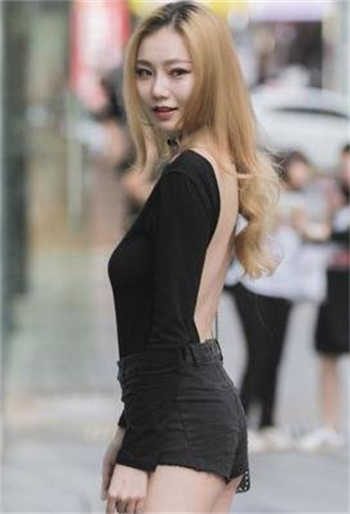 用嘴喝女人尿的故事