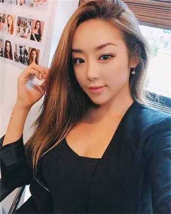 夜玄和七位女帝徒弟的小说
