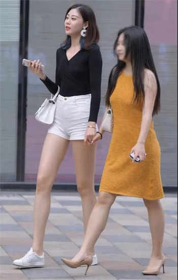快手甜欣跳舞