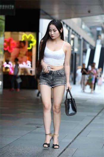 拍抖音里同款视频