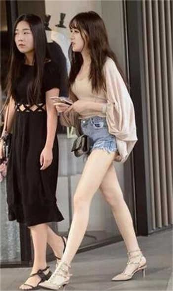伴郎提前试车准新娘