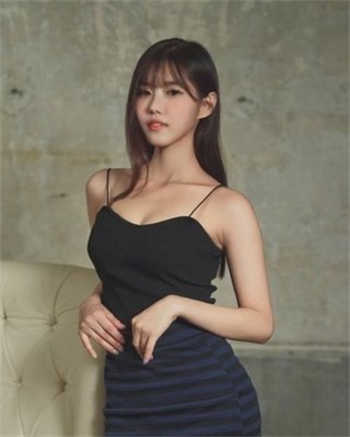 3男一女4p一人一个洞