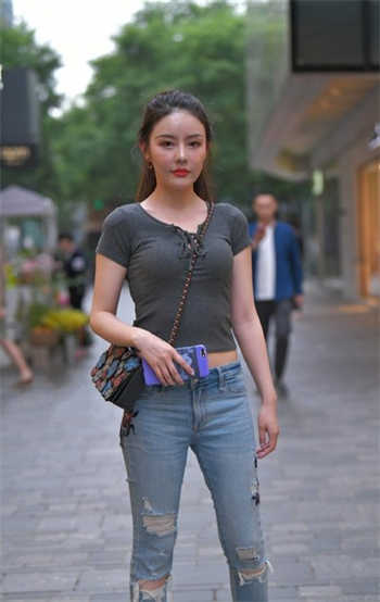 末班电车后的胶囊旅馆