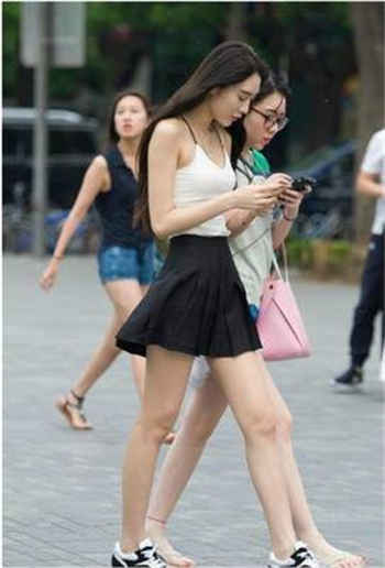 学舞蹈女友一字马姿势