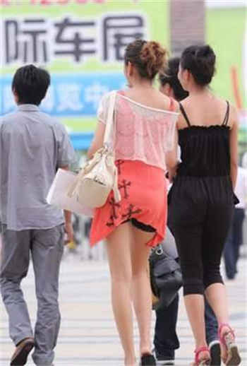 主人用鞋底扇耳光