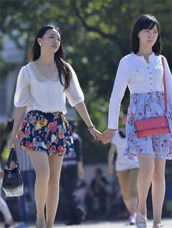 果冻传媒七七的照片