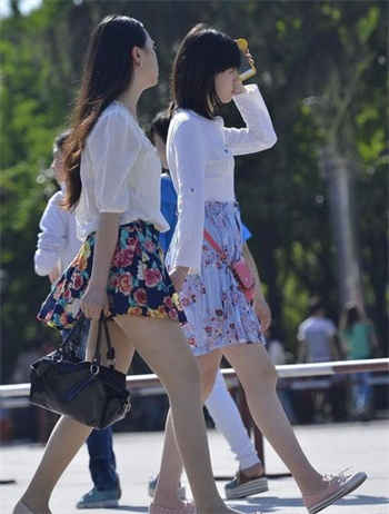 免费浏览打扑克男女