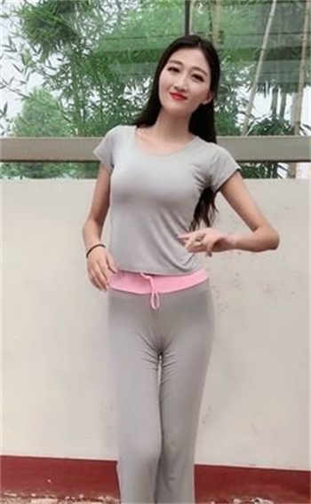 男假装残疾 叫女主小乖