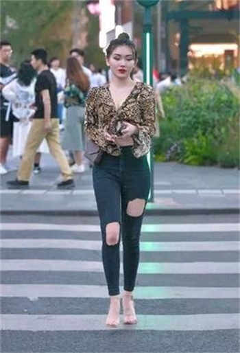 椅子摇摇突然出现鬼