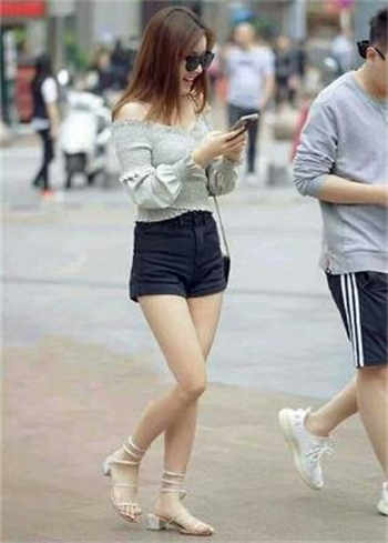 裙子里面的是怪兽樱花动漫