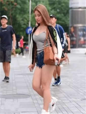 七栋蓝奏云秋名山车神