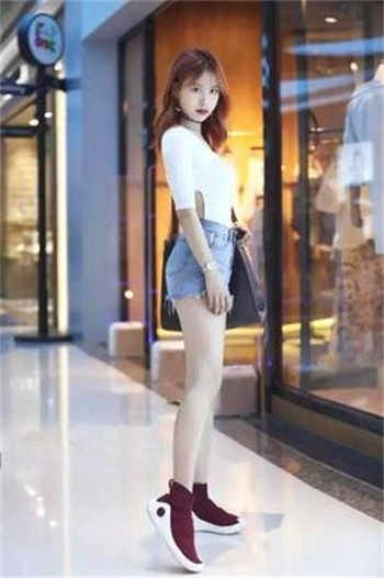女主叫落落男主叫雷