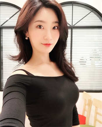 古代刑场斩杀女子的图片